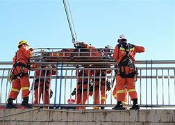 关于山地飞跃——高空绳索攀爬赛引人入胜的信息