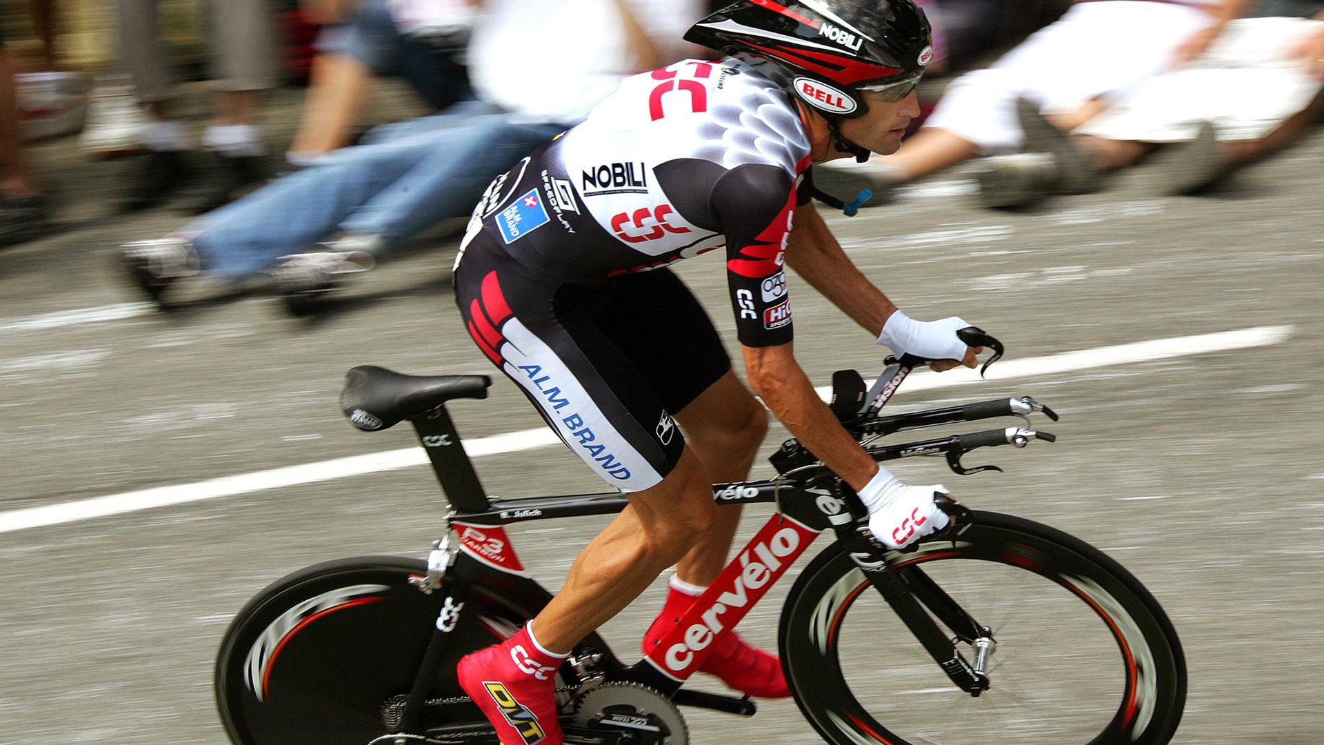 内线球员在快节奏比赛中的回防挑战,内线球员在快节奏比赛中的回防挑战