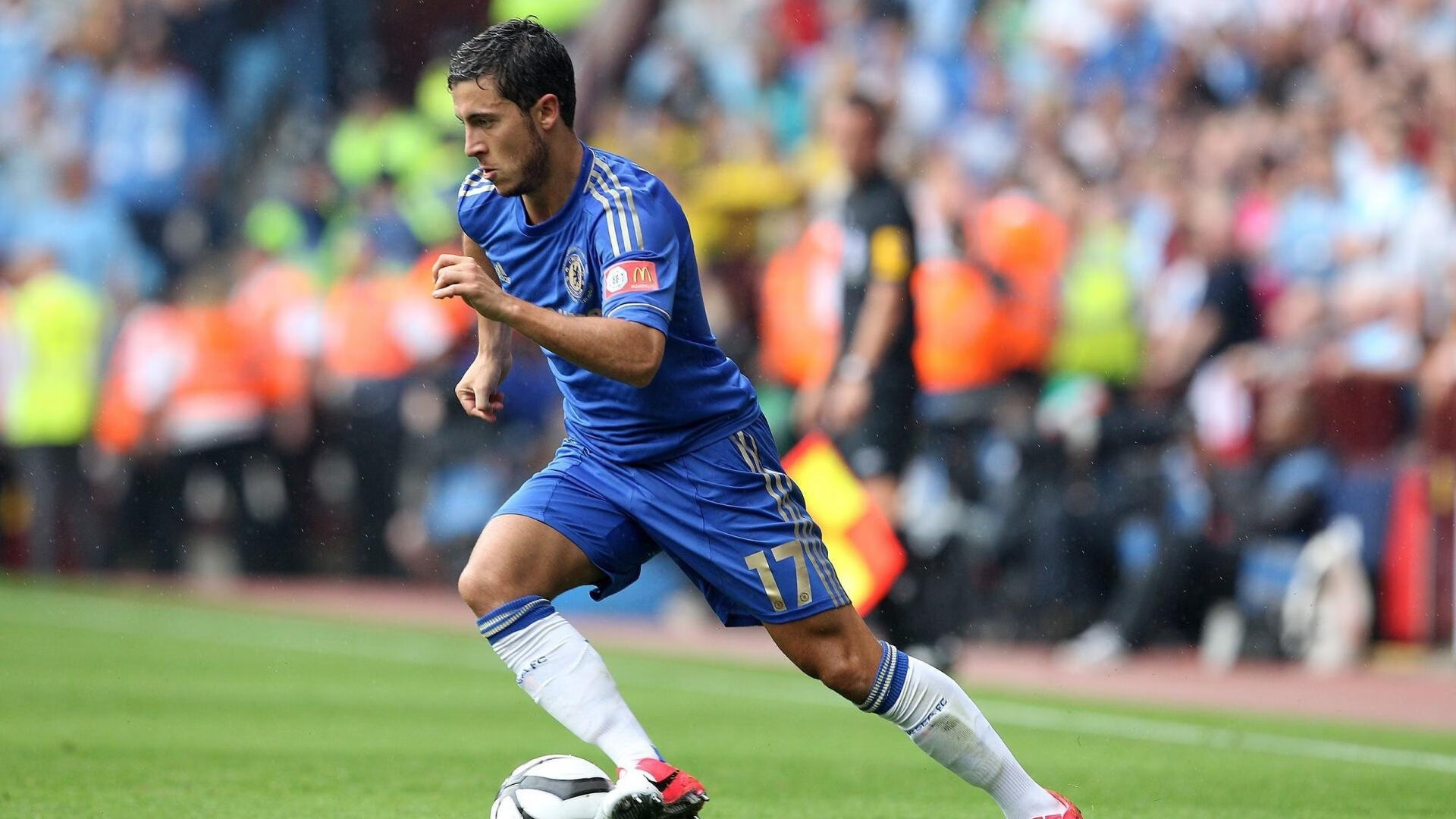 逆境中的“战斗机”球员：伤愈复出引爆团队士气